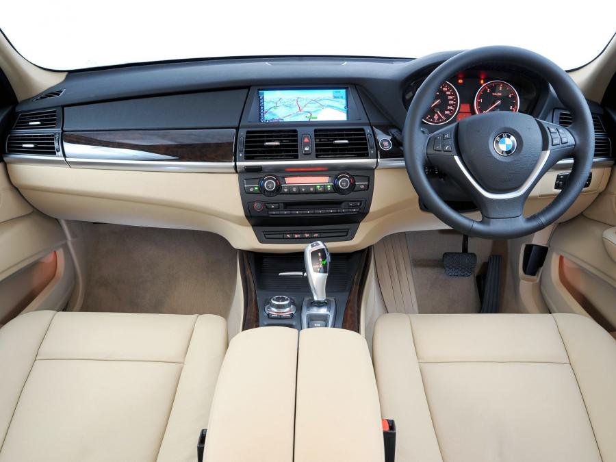  BMW X5 xDrive 5.0i 2010 года  (ZA) (фото 3 из 16)